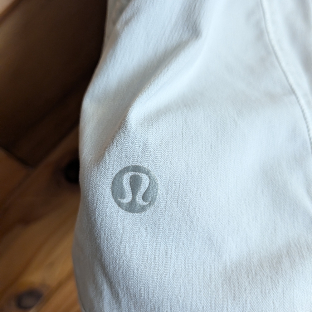 Lululemon Athletica Track That High-Rise Shorts Size 2 - Picture 4 of 7